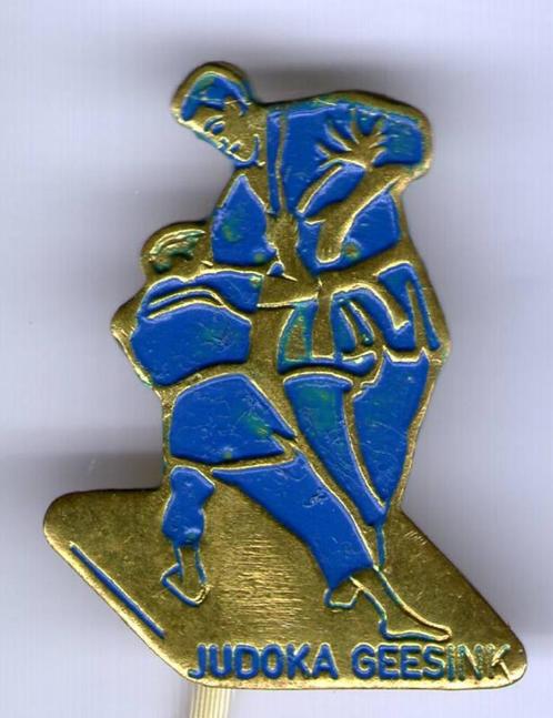 Judoka Geesink blauw op koper sport speldje ( R_022 ), Verzamelen, Speldjes, Pins en Buttons, Zo goed als nieuw, Speldje of Pin