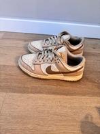 Nike Dunk Low - Maat 38, Ophalen, Gedragen, Beige, Sneakers of Gympen