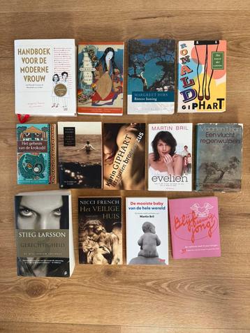 Diverse boeken beschikbaar voor biedingen