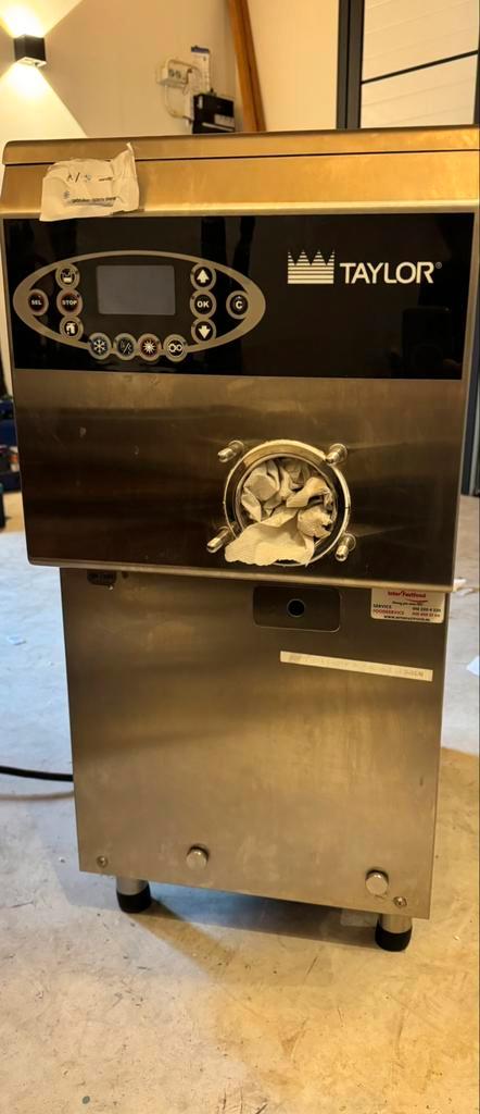 Taylor 736N40 softijs machine maar 3 maanden gebruikt, Witgoed en Apparatuur, IJsmachines, Zo goed als nieuw, Ophalen of Verzenden