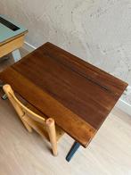 Retro kinderbureau met stoel, Huis en Inrichting, Bureaus, Ophalen of Verzenden, Gebruikt, Bureau