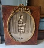 Grote antieke Franse lijst met strik en portret van n meisje, Antiek en Kunst, Curiosa en Brocante, Ophalen