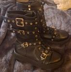 Zwarte nieuwe stoere halfhoge laarsjes met riempjes mt 39, Kleding | Dames, Ophalen of Verzenden, Nieuw, Zwart