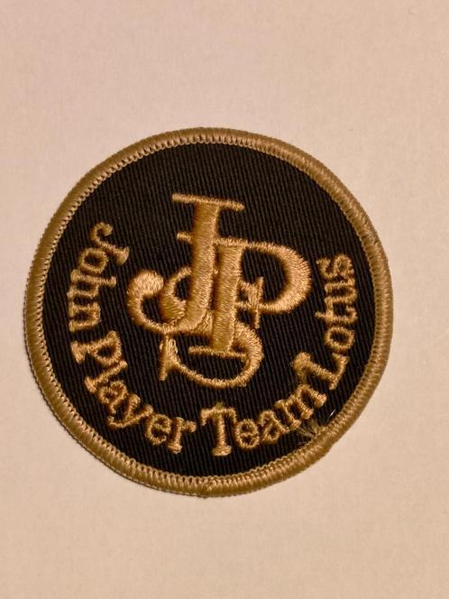 John Player Team Lotus JPS auto sigaretten patch embleem, Hobby en Vrije tijd, Naaien en Fournituren, Nieuw, Ophalen of Verzenden
