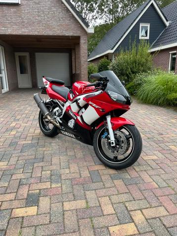 Yamaha R6 2002 beschikbaar voor biedingen
