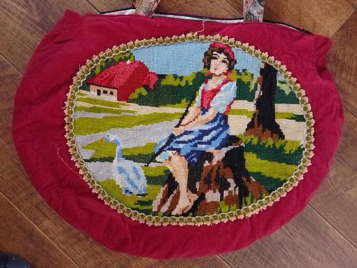 Grote stoffen tas  Baukje Dirkje met borduurwerk en tasje., Sieraden, Tassen en Uiterlijk, Tassen | Damestassen, Gebruikt, Schoudertasje