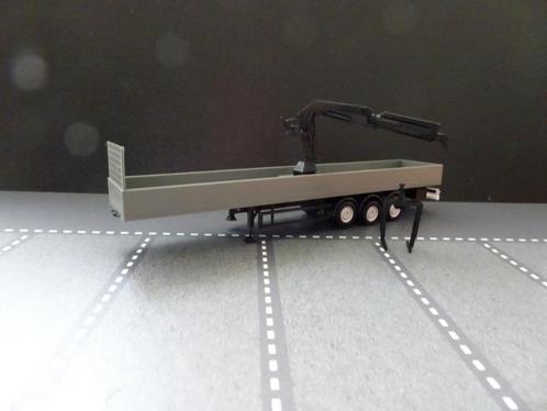 808 herpa grijze oplegger 3-as + kraan 1:87 truck trein, Hobby en Vrije tijd, Modelauto's | 1:87, Nieuw, Bus of Vrachtwagen, Herpa