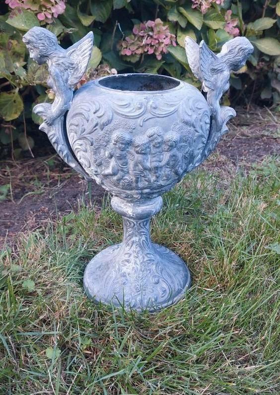 Tuinvaas lood urnvaas met engeltjes putti's, Tuin en Terras, Tuinvazen, Gebruikt, Ophalen of Verzenden