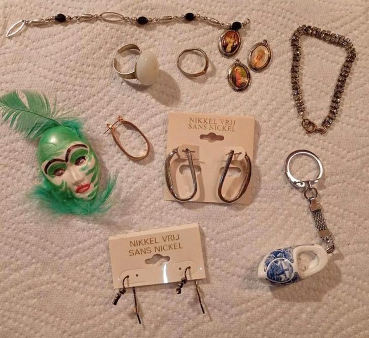 Lotje Vintage sieraden met van alles wat., Sieraden, Tassen en Uiterlijk, Overige Accessoires, Gebruikt, Ophalen of Verzenden