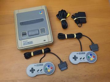 Super Nintendo SNES met 2 Controller & Kabels beschikbaar voor biedingen