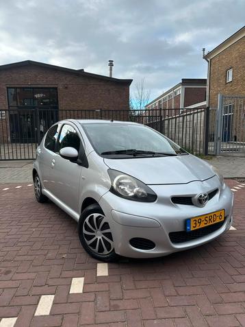 Toyota Aygo 1.0 12V Vvt-i 5DRS NWE APK/Airco/Elek ramen/Navi beschikbaar voor biedingen