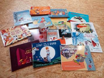 14 Prenten boekjes Sinterklaas + Sinterklaas mok beschikbaar voor biedingen