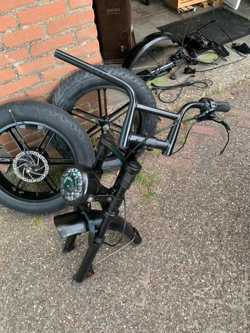 Ouxi V8 Fatbike Onderdelen zadel wielen motor spadboard beschikbaar voor biedingen
