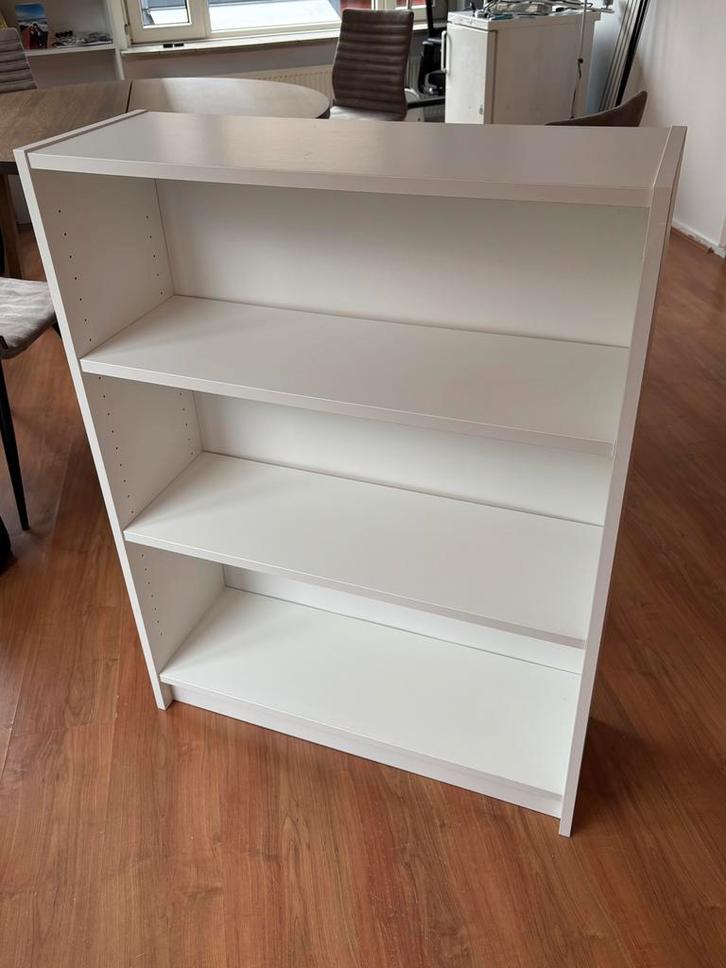 Ikea billy wit boekenkast 80x28x106 zgan, Huis en Inrichting, Kasten | Boekenkasten, Zo goed als nieuw, Ophalen