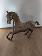 Sierlijk paard messing, Ophalen
