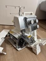 Bernina L220, Hobby en Vrije tijd, Naaimachines en Toebehoren, Ophalen of Verzenden, Zo goed als nieuw, Bernina