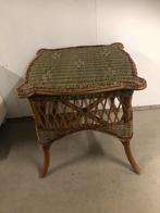 Vintage rotan tafeltje 51x51 cm, Antiek en Kunst, Ophalen