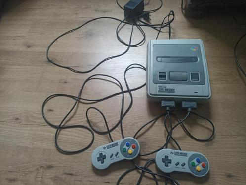 Super Nintendo met 2 controllers en games, Spelcomputers en Games, Spelcomputers | Nintendo Super NES, Gebruikt, Met 2 controllers