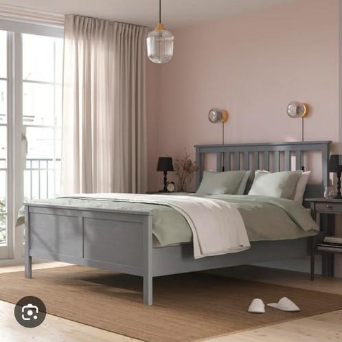 Ikea Hemmes bed grijs,2 lattenbodems,2 matrassen 160x200cm., Huis en Inrichting, Slaapkamer | Complete slaapkamers, Zo goed als nieuw