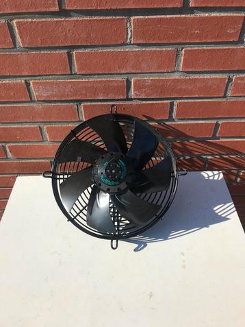 Industriële ventilator/Ventilator . beschikbaar voor biedingen