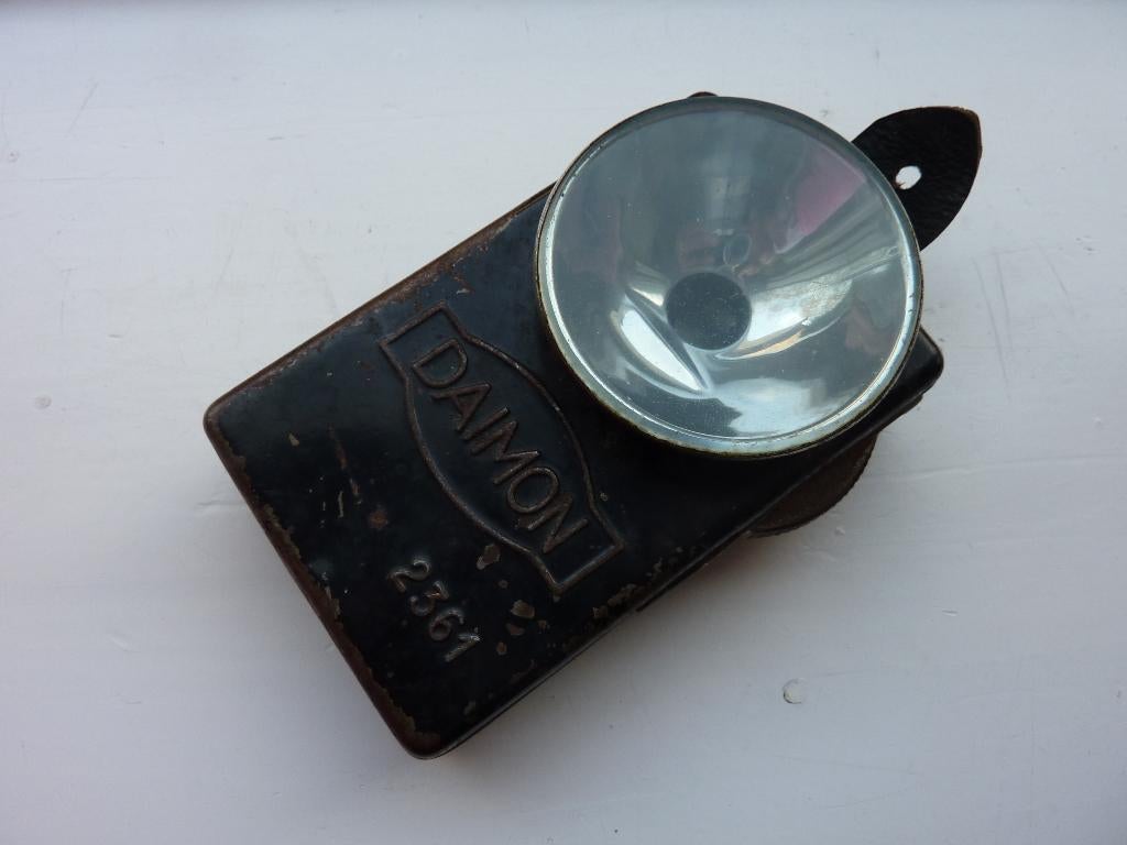 Zaklamp WO2 Daimon 2361, Verzamelen, Militaria | Tweede Wereldoorlog, Ophalen of Verzenden, Nederland