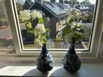 2 mooie vazen met bloemen, Huis en Inrichting, Overige kleuren, Ophalen of Verzenden, Minder dan 50 cm, Glas