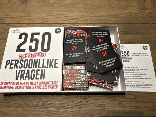 Spel Smakeloos 250 extreem persoonlijke vragen, Hobby en Vrije tijd, Gezelschapsspellen | Kaartspellen, Zo goed als nieuw, Ophalen of Verzenden