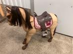 Poppen + auto + caravan + paard, Ophalen, Zo goed als nieuw, Babypop