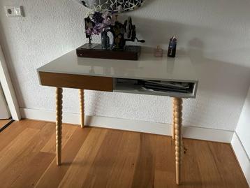 Bureau / sidetable van Zuiver beschikbaar voor biedingen