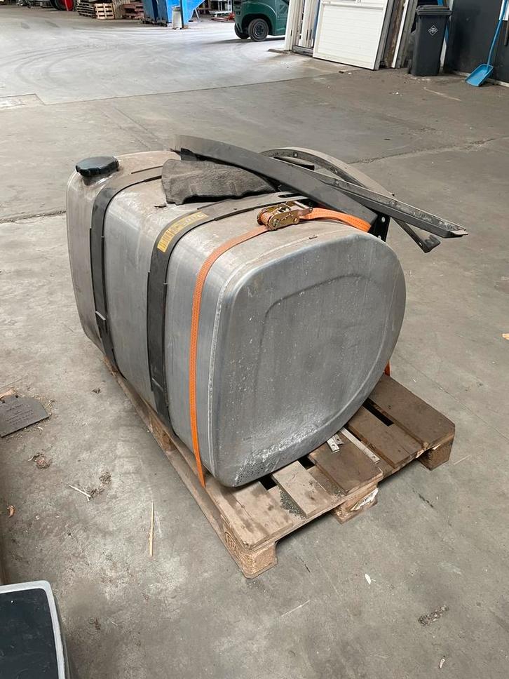 Volvo fm4 brandstoftank, Auto-onderdelen, Brandstofsystemen, Volvo, Universele onderdelen, Gebruikt, Ophalen