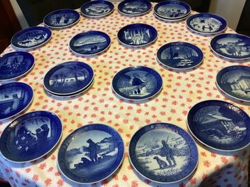 Kerstbordjes Royal Copenhagen diverse jaartallen beschikbaar voor biedingen