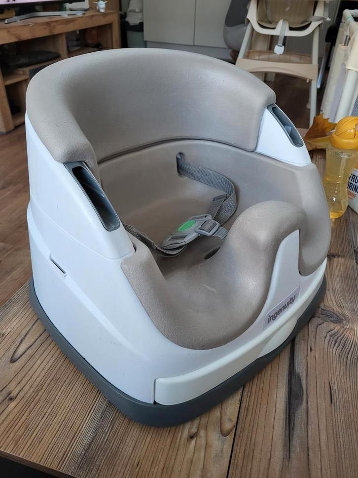 Ingenuity Baby Base 2-in-1 Booster Zitje, Kinderen en Baby's, Kinderstoelen, Zo goed als nieuw, Meegroeistoel, Afneembaar eetblad