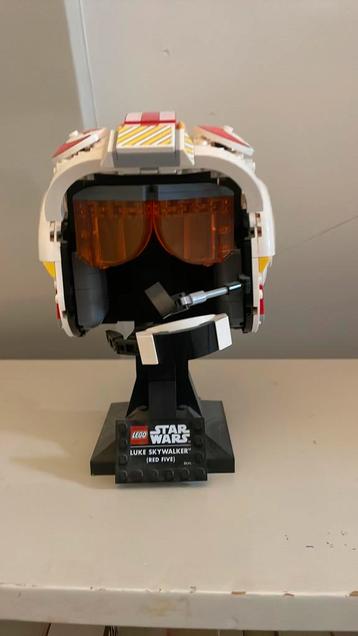 LEGO Star Wars Luke Skywalker Helm (Red Five) beschikbaar voor biedingen