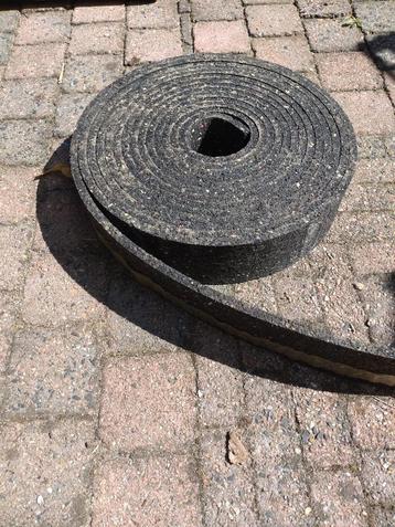 Rubbergranulaat strook op rol – 10 meter lang, 8 cm breed, 1 beschikbaar voor biedingen