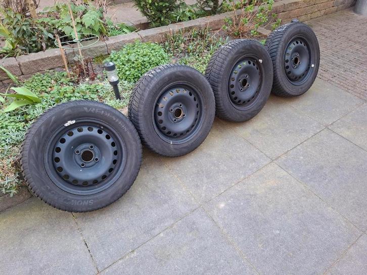 Vredestein winterbanden op velg 175/65 R14 - Up/Citigo/Mii, Auto diversen, Overige Auto diversen, Ophalen