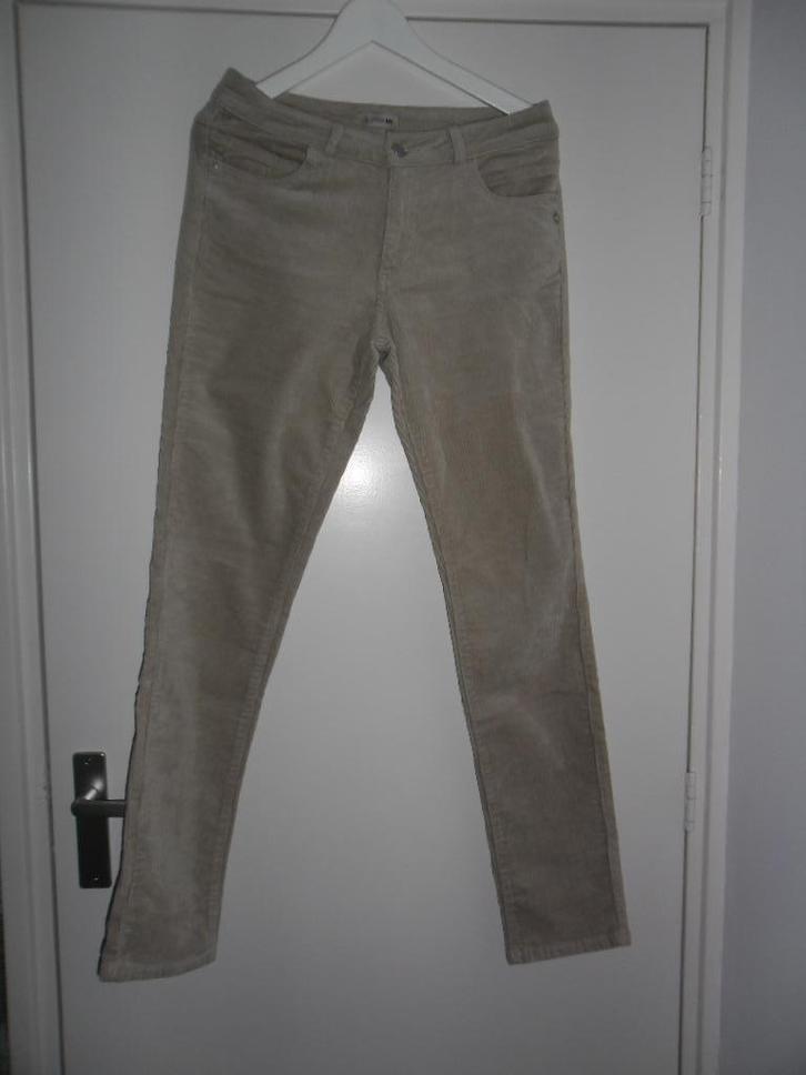 Parami Beige Ribbroek Met Wijduitlopende Pijpen W38 / L32, Kleding | Dames, Broeken en Pantalons, Nieuw, Maat 38/40 (M), Beige