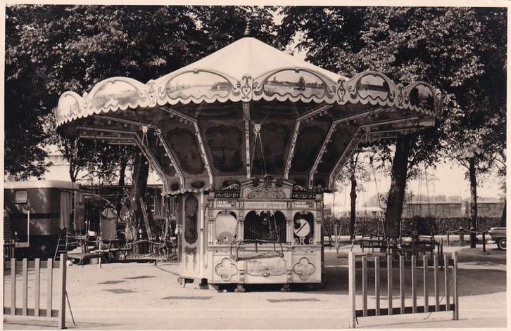 677Q fotokaart zweefmolen, J. Wipprecht Purmerend, kermis, Verzamelen, Ansichtkaarten | Nederland, Ongelopen, Noord-Holland, 1940 tot 1960