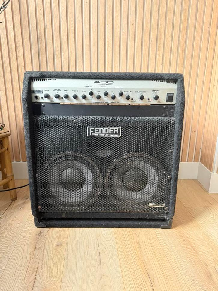 Fender Pro 400 basversterker, Muziek en Instrumenten, Versterkers | Bas en Gitaar, Zo goed als nieuw, 100 watt of meer, Ophalen of Verzenden