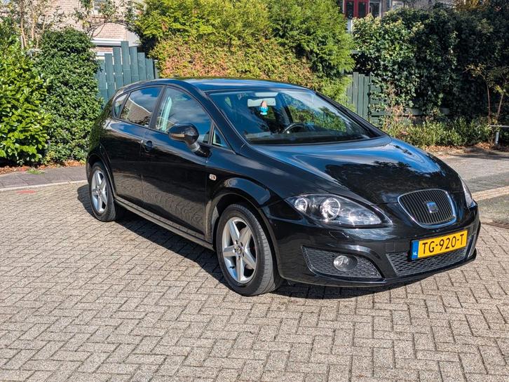 Seat Leon 1.2 TSI 77KW 2011 Zwart, Auto's, Seat, Particulier, Leon, Achteruitrijcamera, Adaptive Cruise Control, Airbags, Airconditioning
