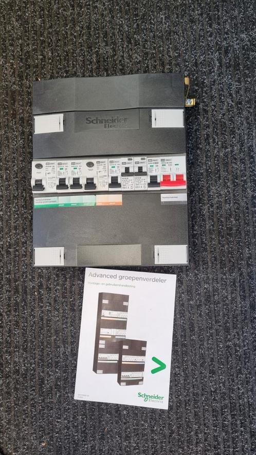 Schneider EMAT Groepenkast Groepenverdeler Meterkast, Doe-het-zelf en Verbouw, Elektra en Kabels, Zo goed als nieuw, Overige typen