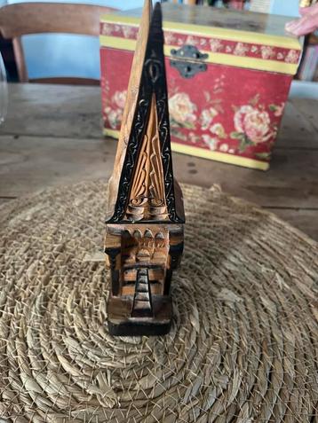 Indonesisch Houten Beeldje - Handgesneden Decoratieobject beschikbaar voor biedingen