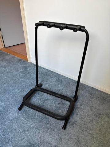 Gitaar standaard voor 3 gitaren! beschikbaar voor biedingen