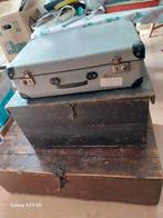 2 oude kisten en 1 koffer uit Frankrijk, Huis en Inrichting, Woonaccessoires | Kisten, Ophalen, Minder dan 50 cm, Gebruikt, 50 tot 100 cm