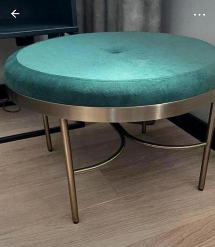 Groene velours kruk met metalen frame, Huis en Inrichting, Banken | Voetenbanken en Poefen, Zo goed als nieuw, Minder dan 50 cm