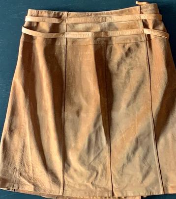 Suede rok maat 38 beschikbaar voor biedingen