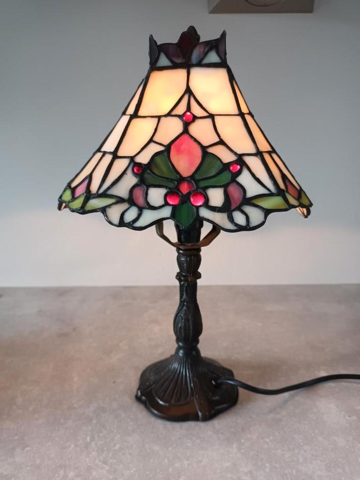 Tiffany Tafellamp - Sfeervolle Verlichting, Huis en Inrichting, Lampen | Vloerlampen, Zo goed als nieuw, Minder dan 100 cm, Glas