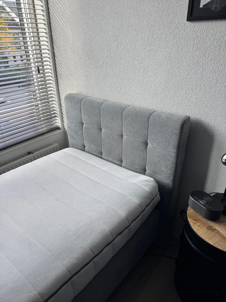 Boxspring 90x200 ZGAN, Huis en Inrichting, Slaapkamer | Bedden, Zo goed als nieuw, Eenpersoons, 90 cm, 200 cm, Stof, Grijs, Ophalen