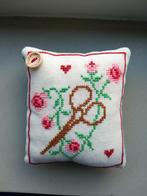 Speldenkussen ( geborduurd), Hobby en Vrije tijd, Ophalen of Verzenden, Nieuw, Overige typen