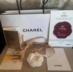 Luxe keramieken camelia hanger & Chanel Gabrielle edp & tas, Ophalen of Verzenden, Nieuw, Miniatuur, Gevuld