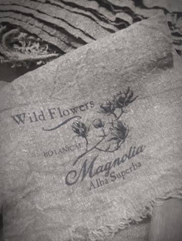 Shabby doek met vele leuke printjes  beschikbaar voor biedingen